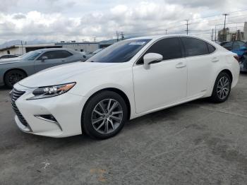  Salvage Lexus Es