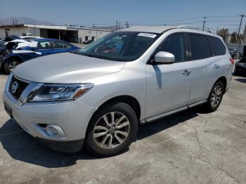  Salvage Nissan Pathfinder