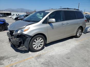  Salvage Toyota Sienna