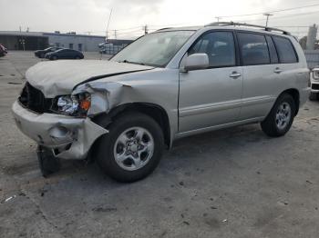  Salvage Toyota Highlander