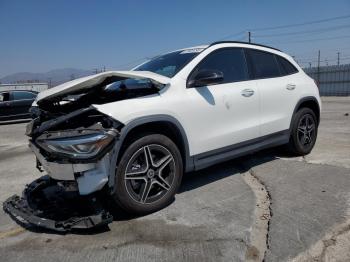  Salvage Mercedes-Benz GLA