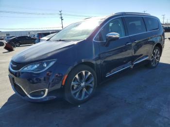  Salvage Chrysler Pacifica