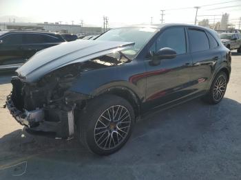  Salvage Porsche Cayenne