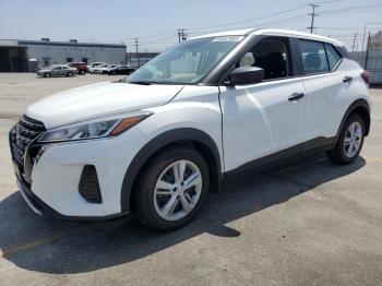  Salvage Nissan Kicks