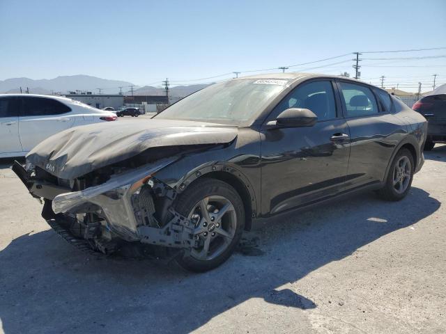  Salvage Kia K4 Lx
