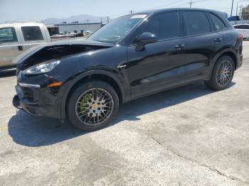  Salvage Porsche Cayenne