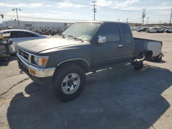  Salvage Toyota Pickup