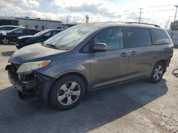  Salvage Toyota Sienna