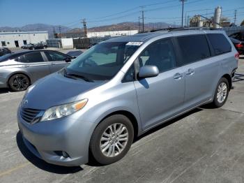  Salvage Toyota Sienna