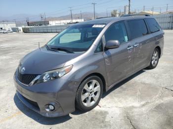  Salvage Toyota Sienna