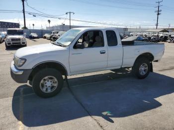  Salvage Toyota Tacoma