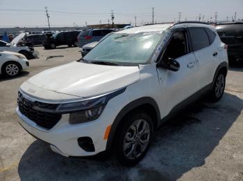  Salvage Kia Seltos