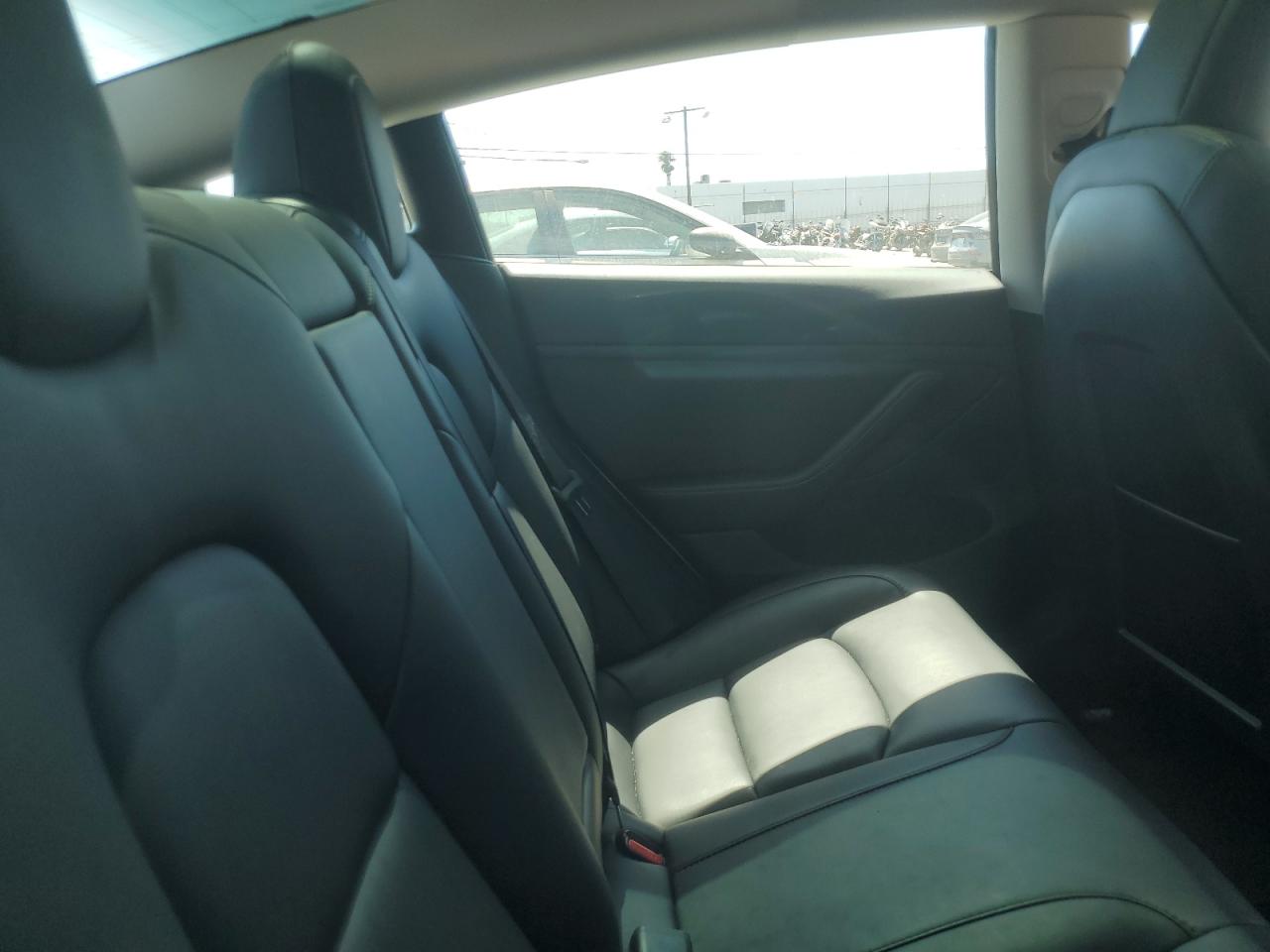 Tesla Model 3 Image 6