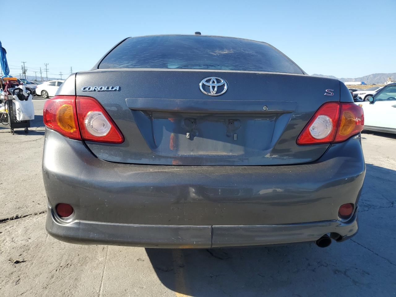 Toyota Corolla Base Image 11