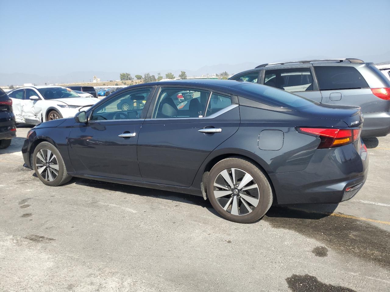 Nissan Altima Sv Image 2