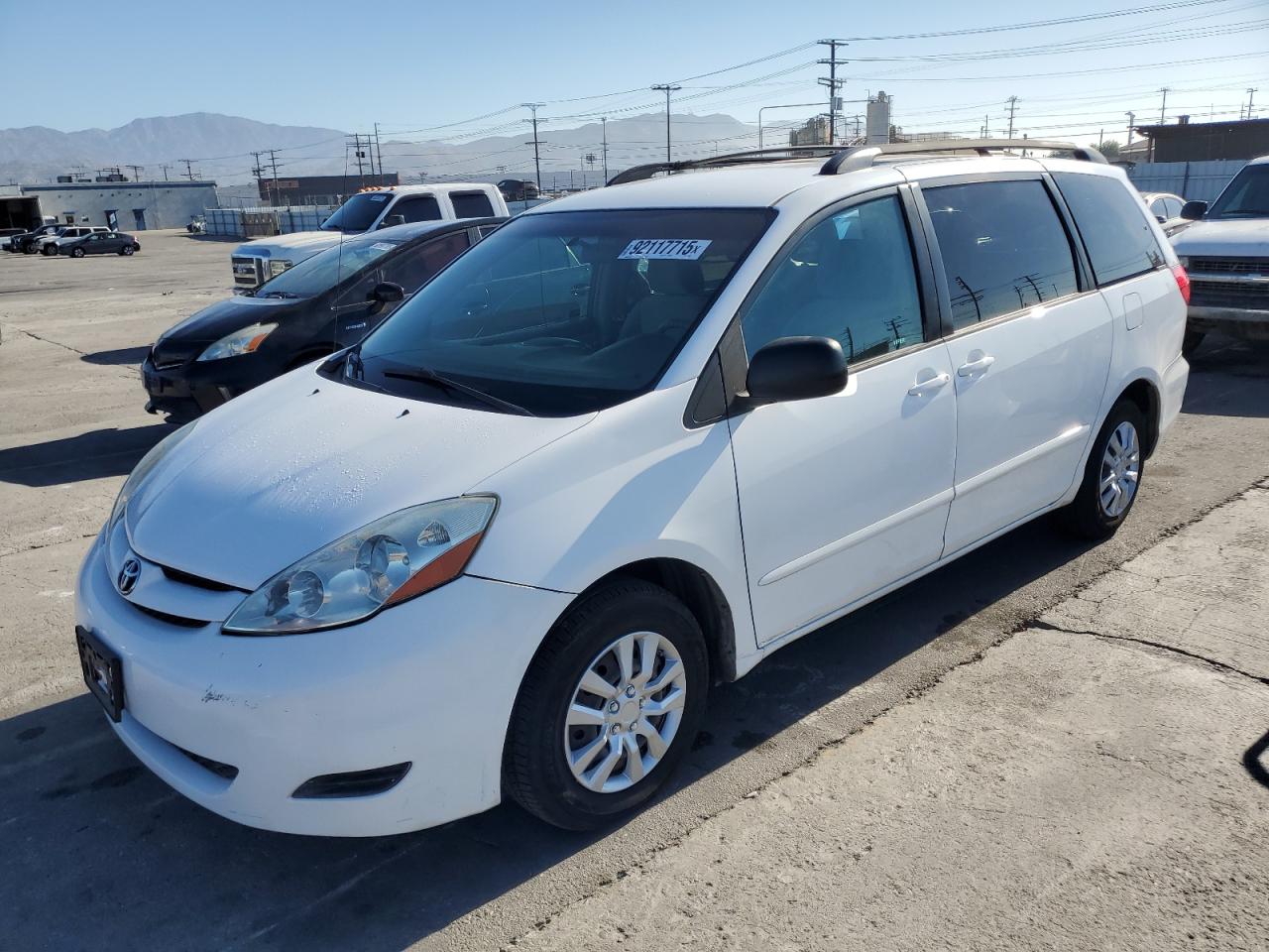 Toyota Sienna Ce Image 1
