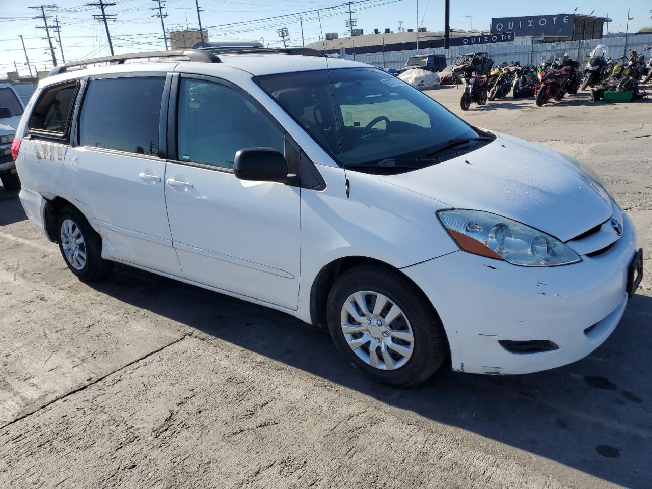 Toyota Sienna Ce Image 2