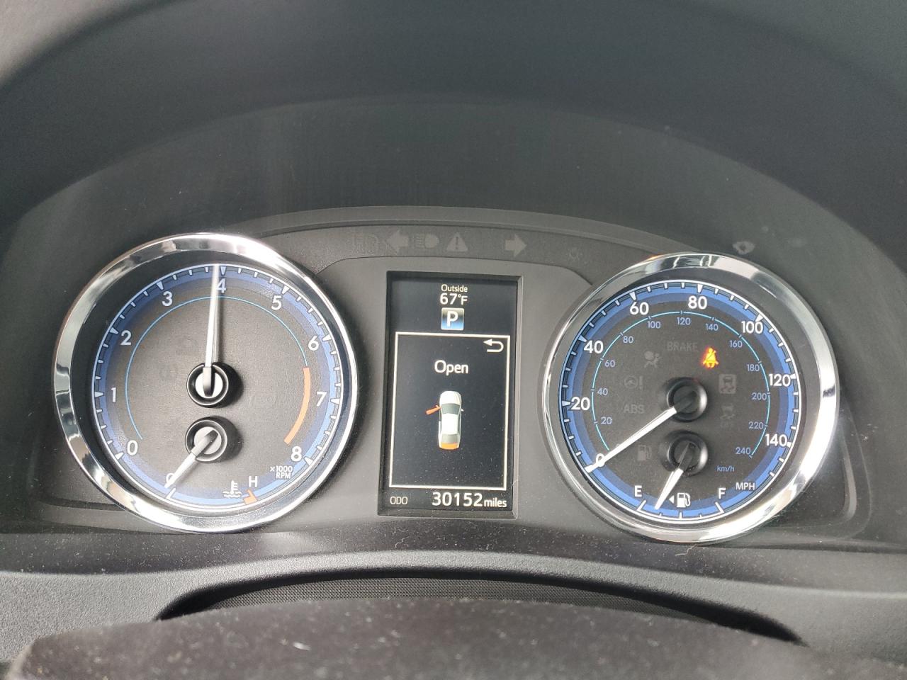 Toyota Corolla L Image 6