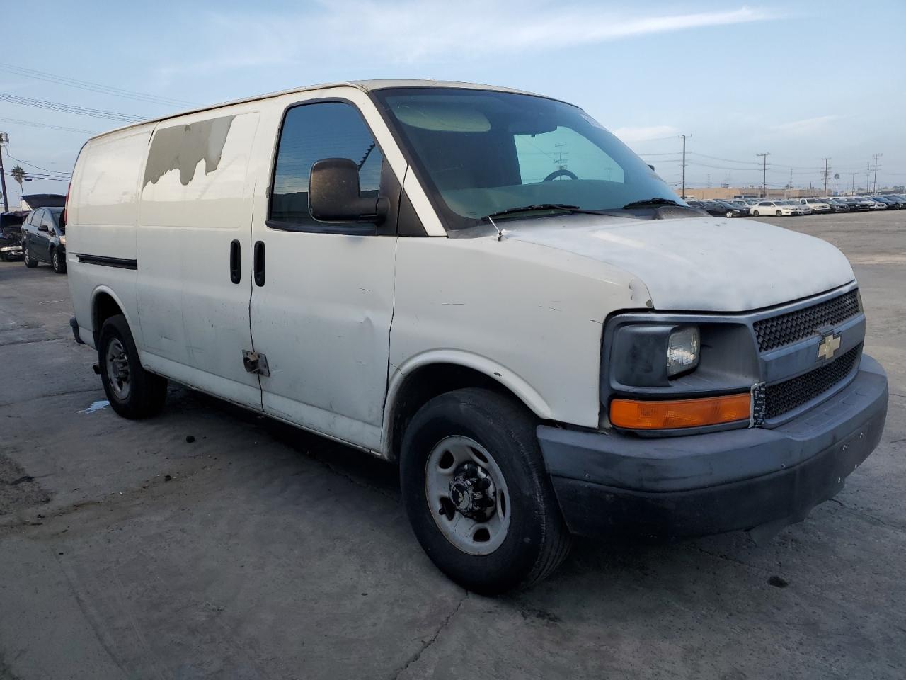 Chevrolet Express Image 12