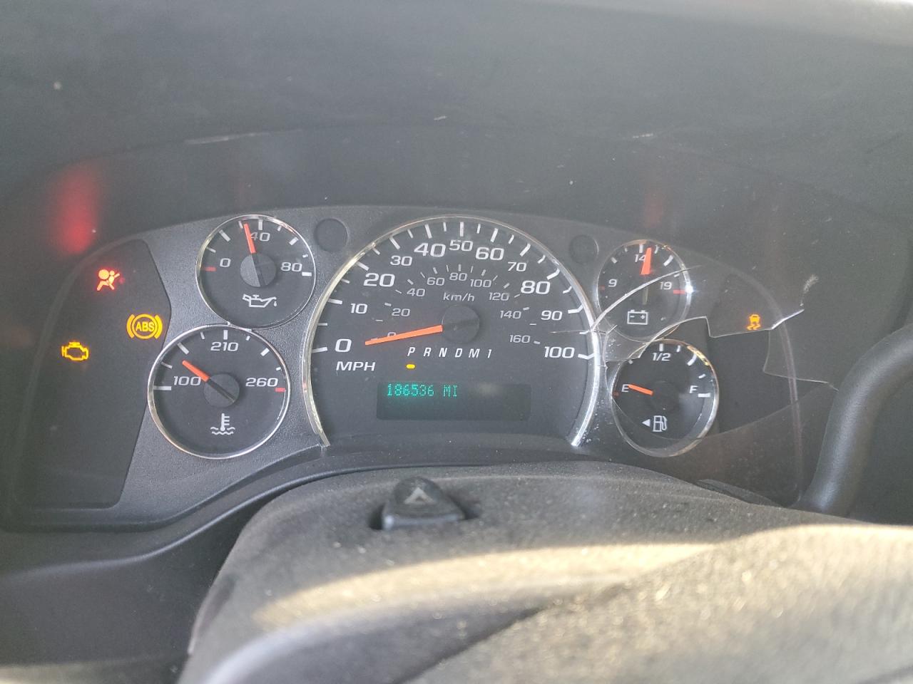 Chevrolet Express Image 4