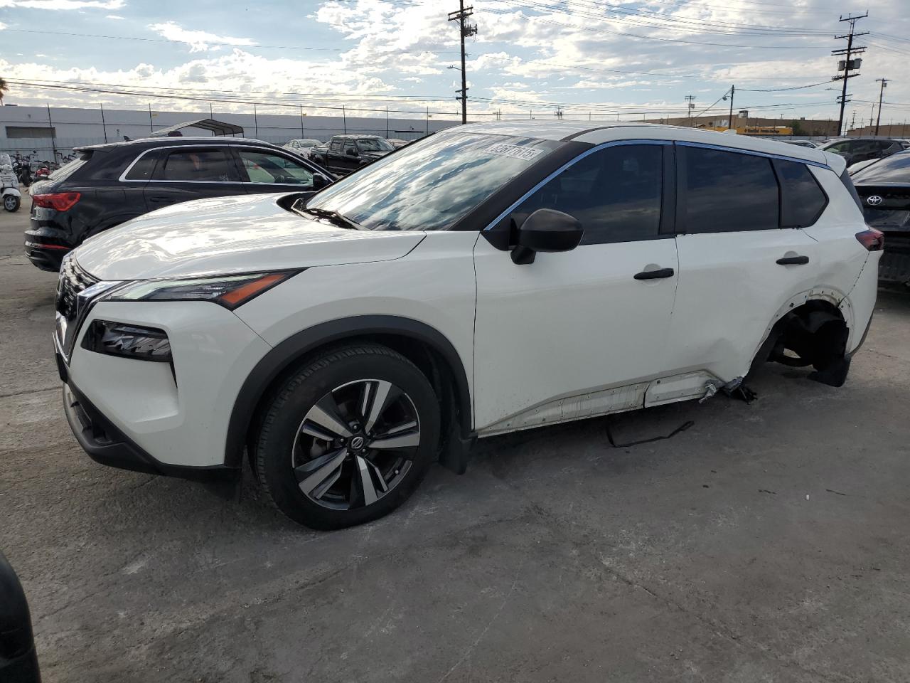 Nissan Rogue S Image 1