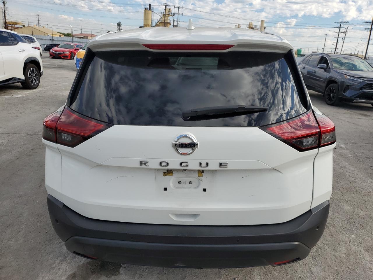 Nissan Rogue S Image 8