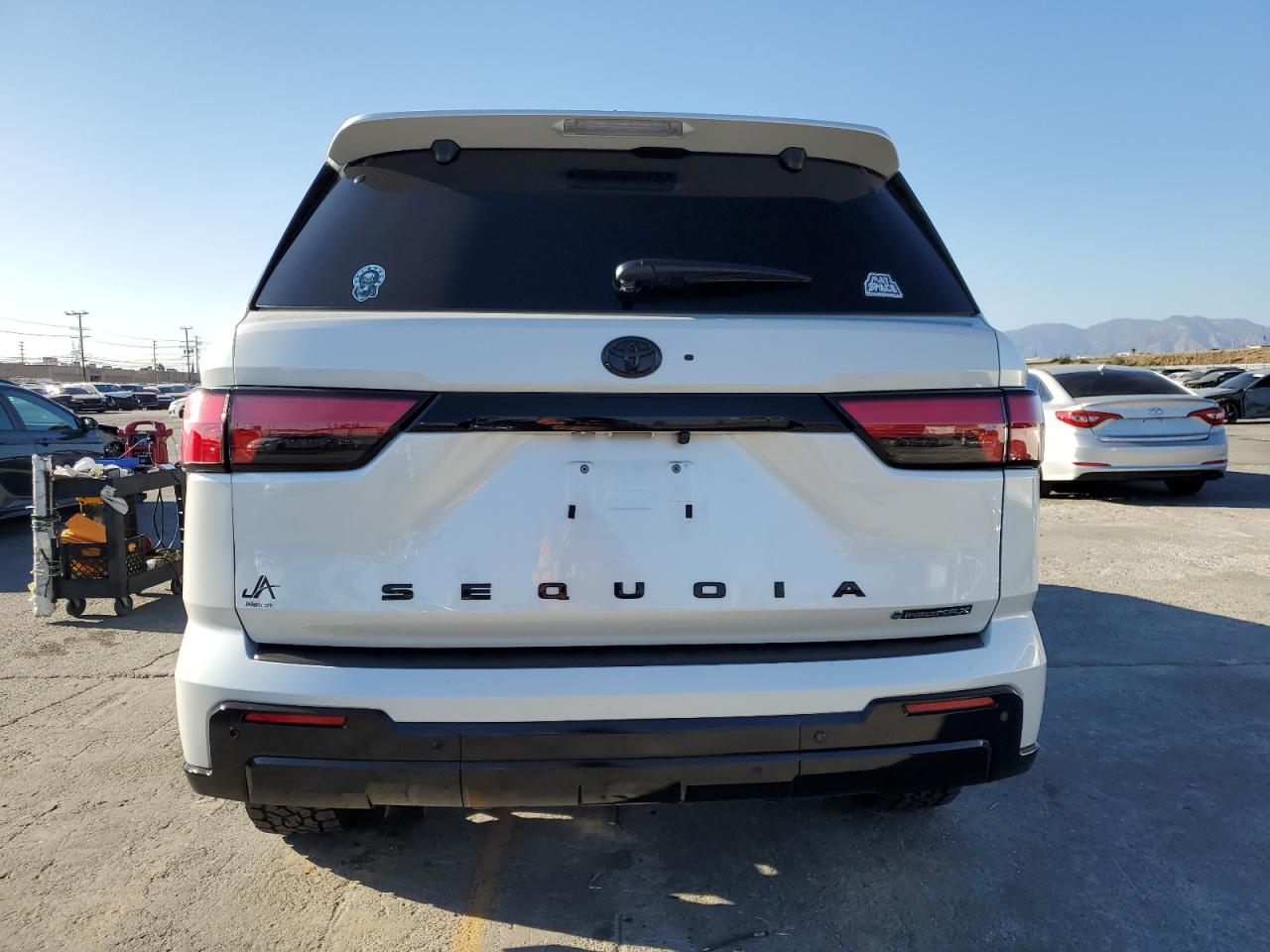 Toyota Sequoia Sr5 Image 2