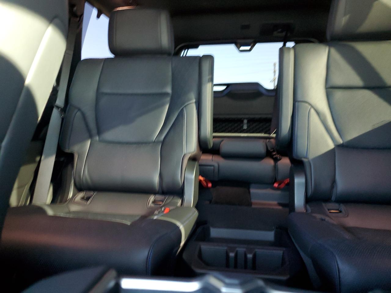 Toyota Sequoia Sr5 Image 3