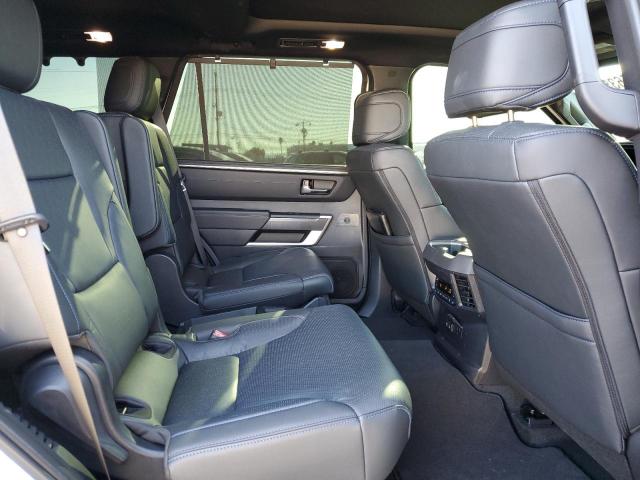 Toyota Sequoia Sr5 Image 11