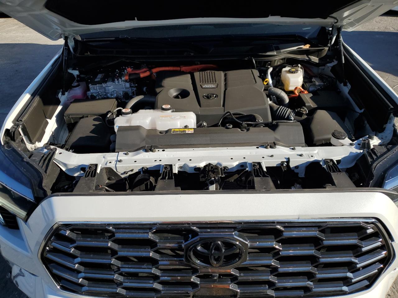 Toyota Sequoia Sr5 Image 6