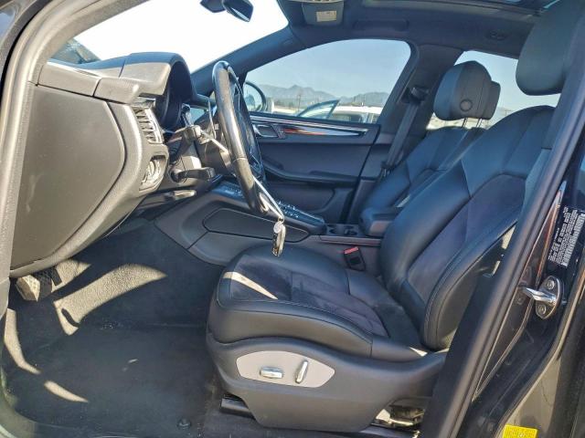 Porsche Macan Image 11