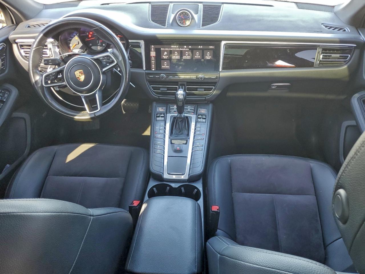 Porsche Macan Image 13