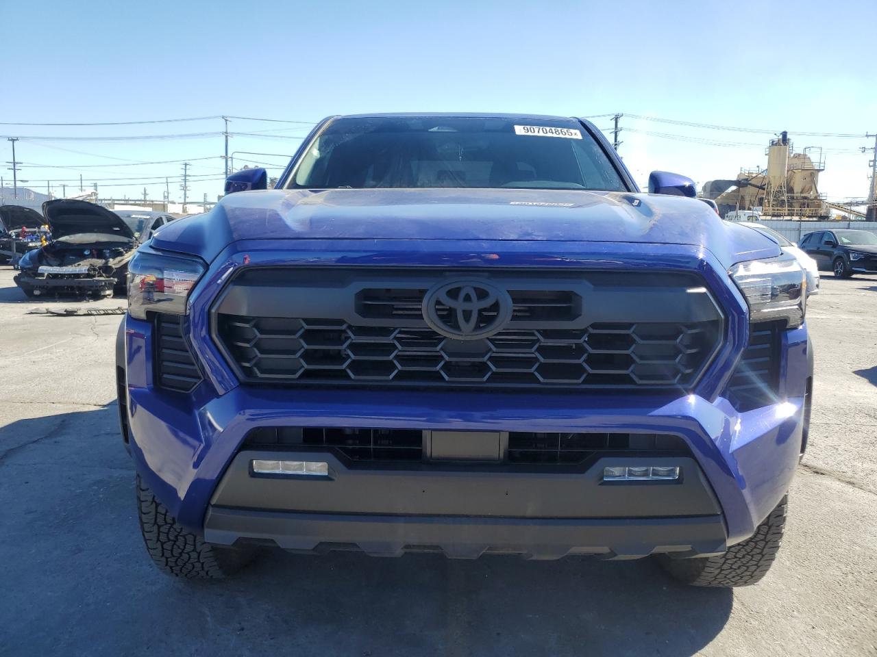 Toyota Tacoma Double Cab Image 3