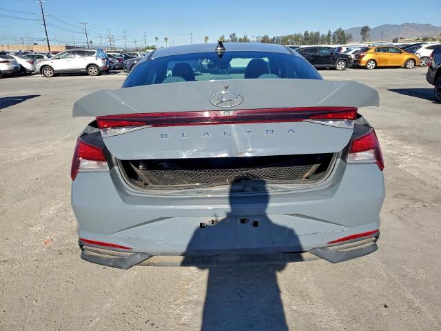 Hyundai ELANTRA Sel Image 2