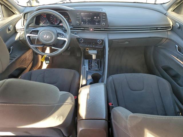 Hyundai ELANTRA Sel Image 9