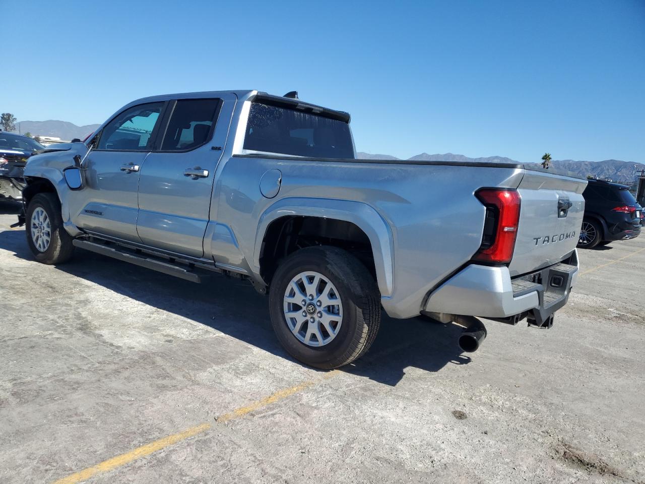 Toyota Tacoma Double Cab Image 4