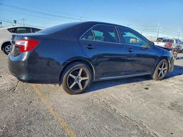 Toyota Camry Base Image 11