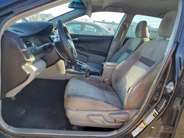 Toyota Camry Base Image 4