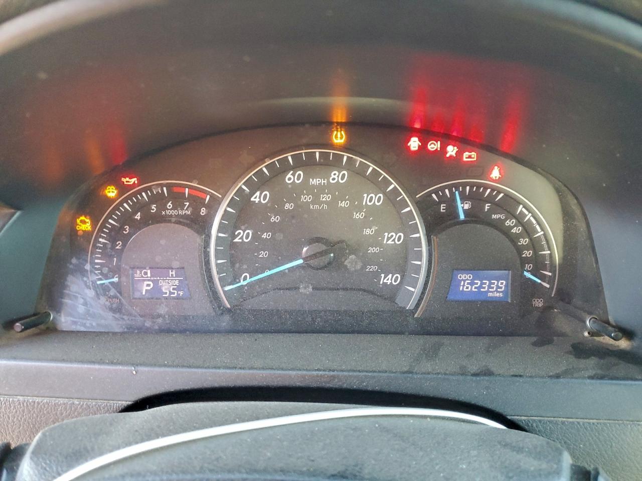 Toyota Camry Base Image 2