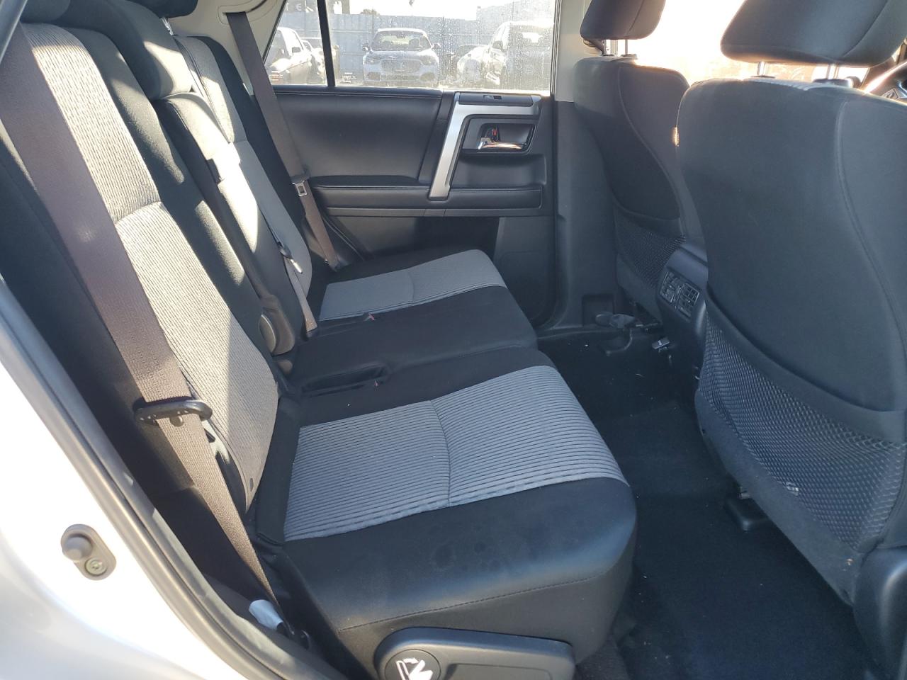 Toyota 4Runner Sr5 Image 9