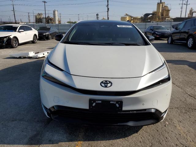 Toyota Prius Le Image 3