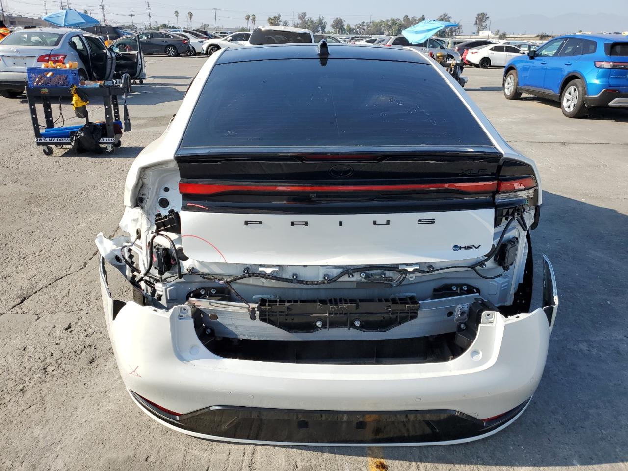 Toyota Prius Le Image 8