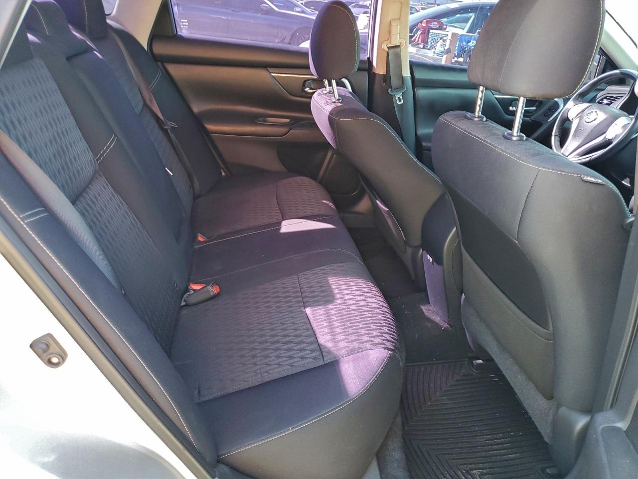 Nissan Altima 2.5 Image 9