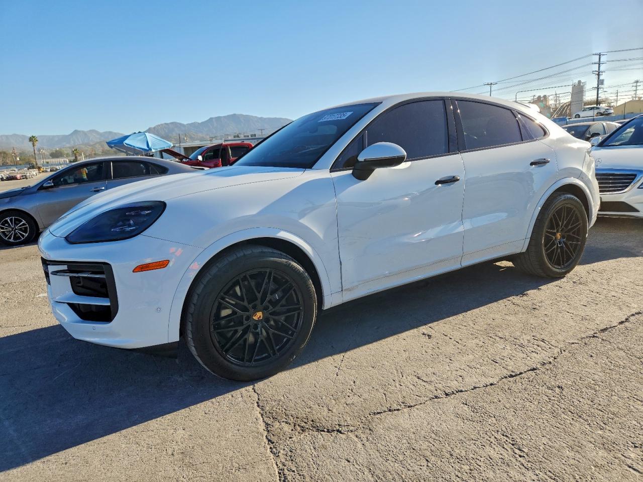 Porsche Cayenne Coupe Image 1