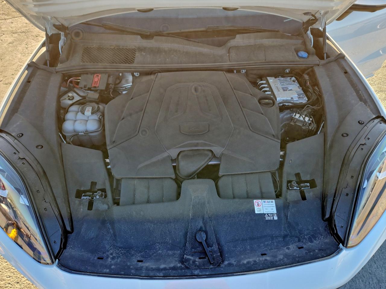 Porsche Cayenne Coupe Image 12