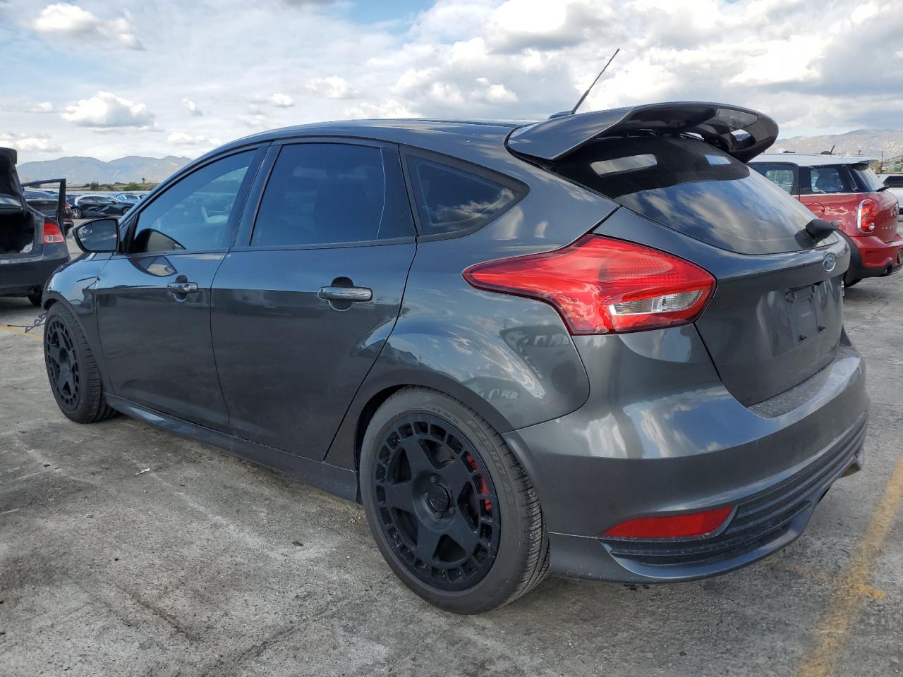 Ford Focus St Image 5