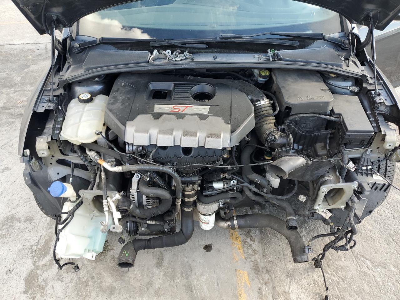 Ford Focus St Image 9