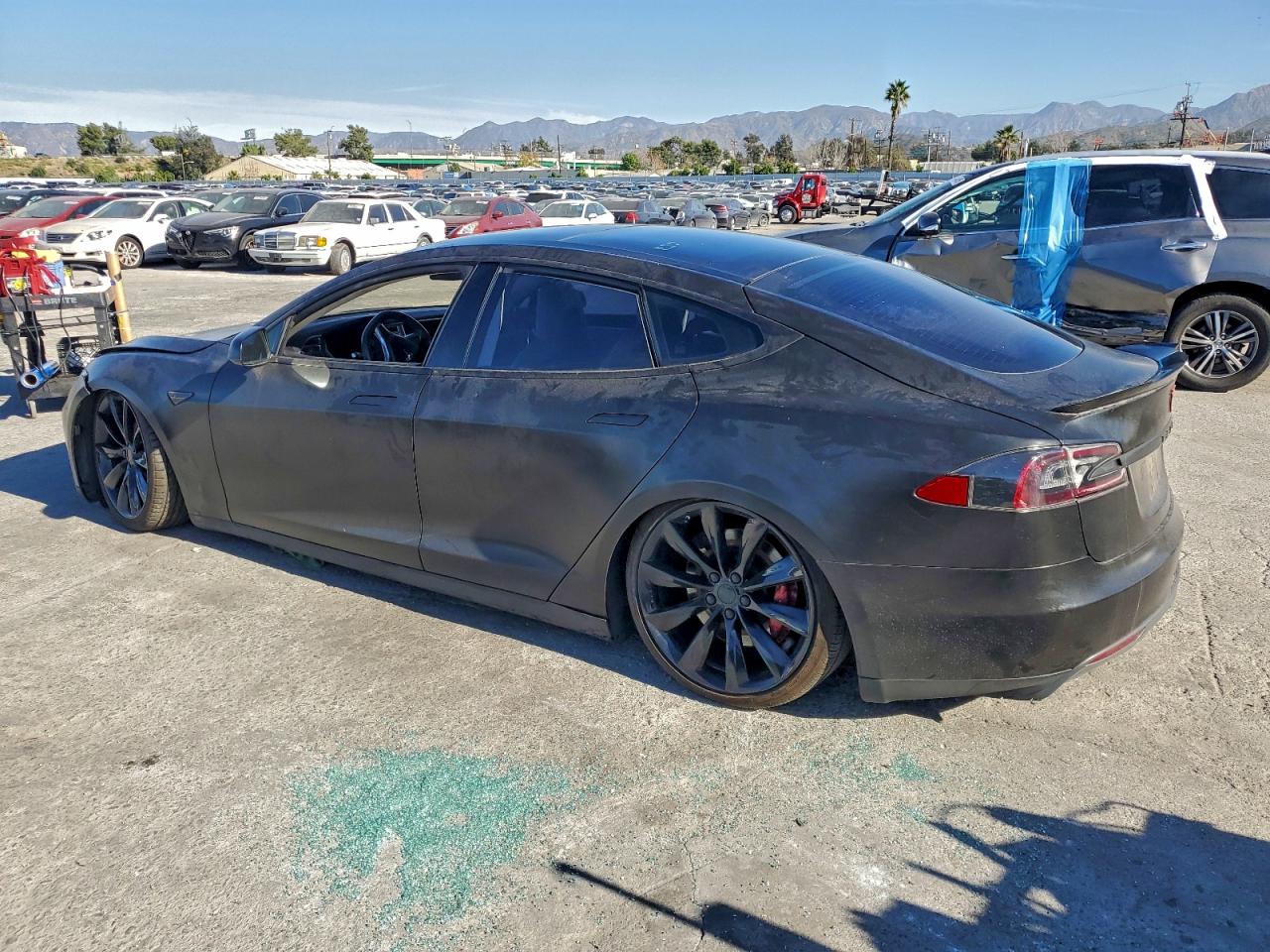 Tesla Model S Image 2