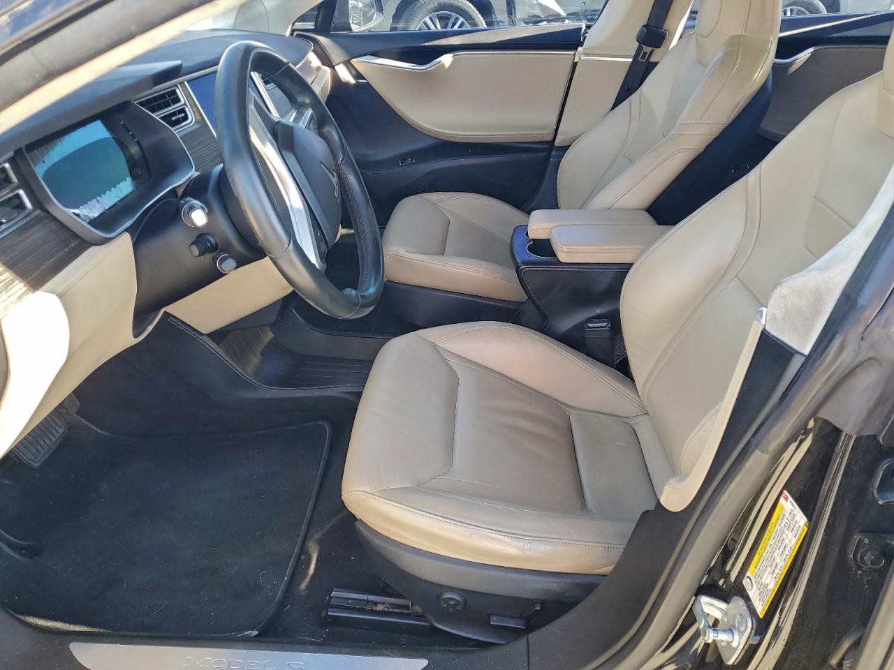 Tesla Model S Image 10