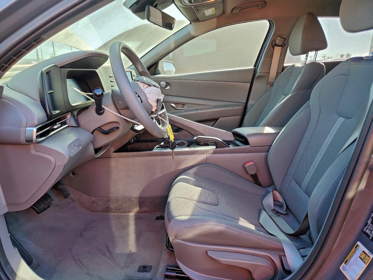 Hyundai ELANTRA Se Image 9